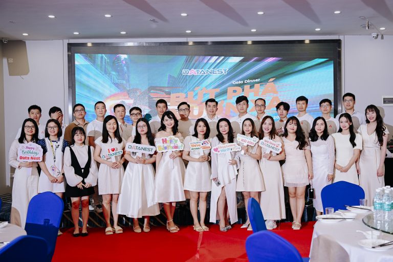 BỨT PHÁ VƯƠN XA – Chuyến Đi Đáng Nhớ Của Gia Đình Data Nest